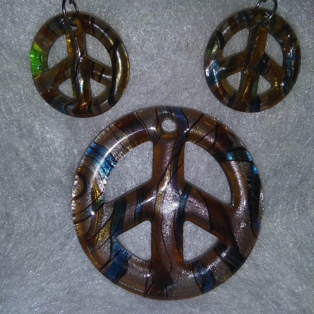 Decorative Glass Pendant and Earrings